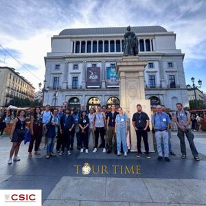 Grupo de alumnos de Universidad - Excursiones para universidades en Madrid - Tour Time