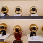 Detail-Showcase-with-Ballons-de-Or-in-the-Tour-del-Bernabeu-Tour-Time