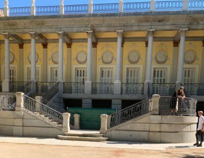 Main facade of El Capricho Palace-tour time